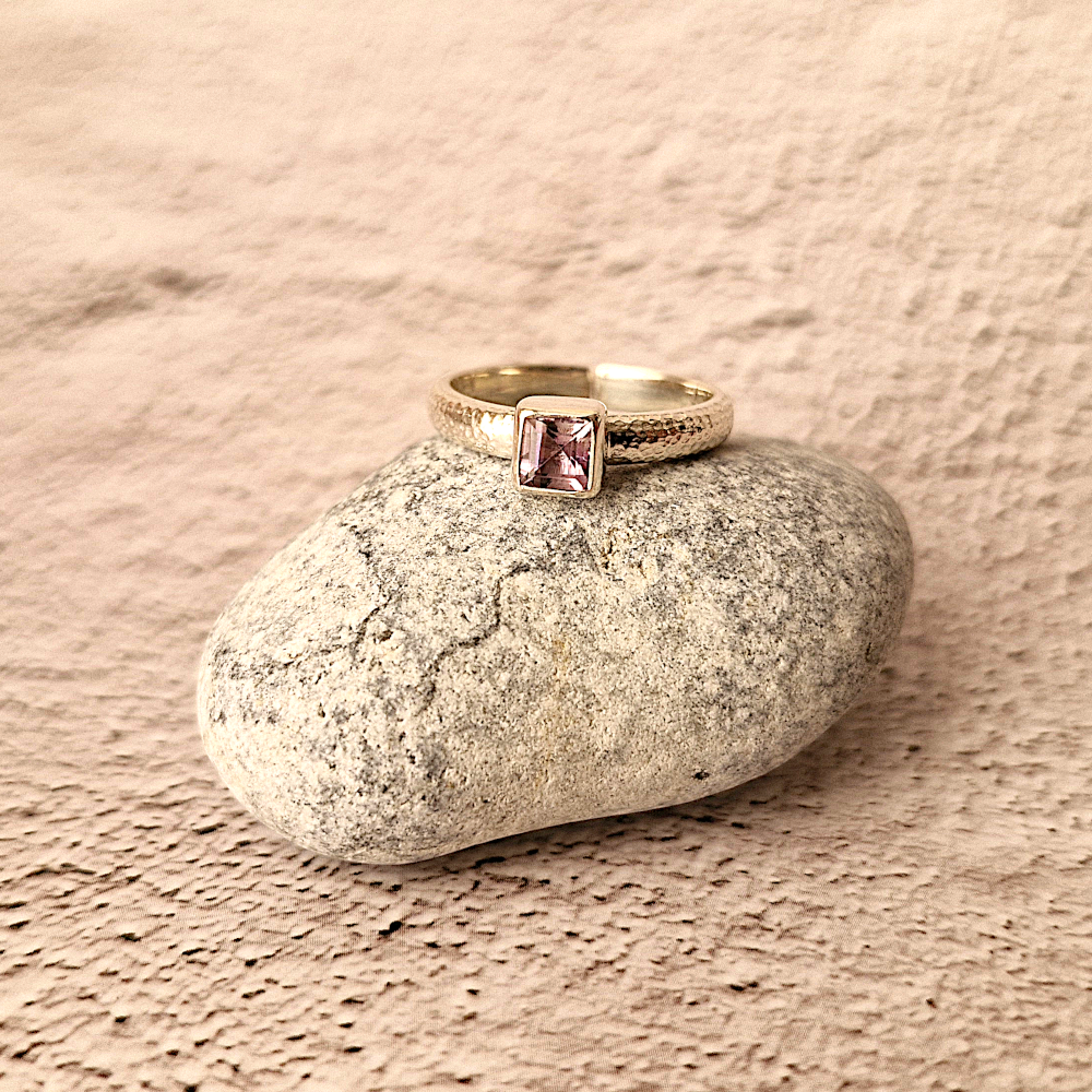 Amethyst Hammered Minette Ring Silver