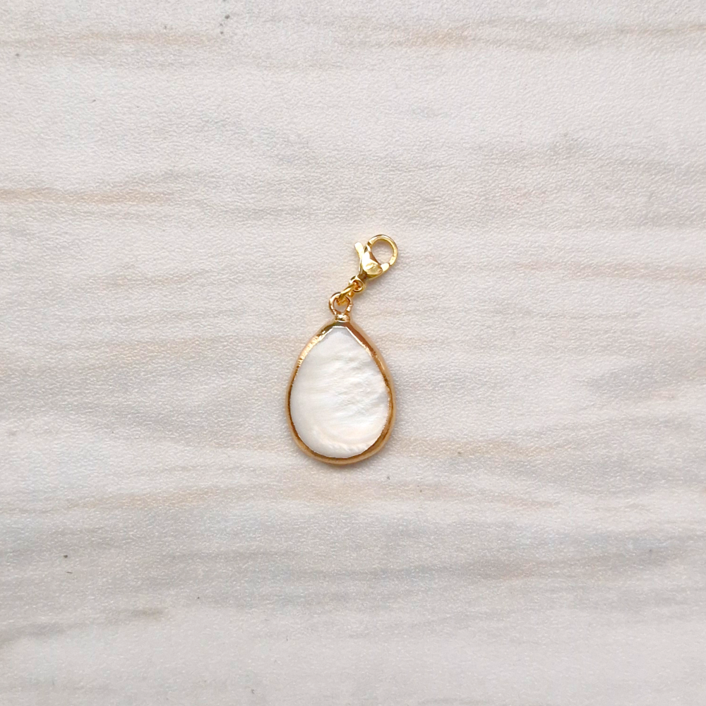 Rim Set Mother of Pearl Charm