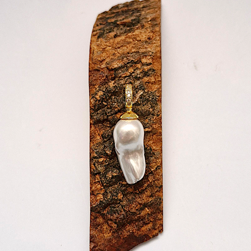 White Baroque Pearl Pendant