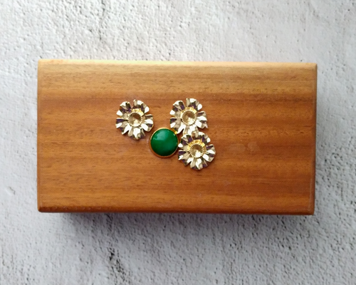 3 Blooms with Green Jade  Mahogany Box