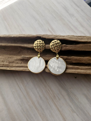 Round Banig Stud with Detachable Round Mother of Pearl Dangle