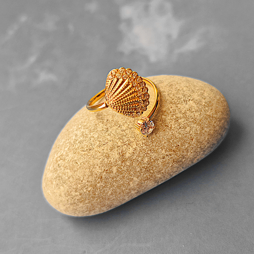Clam Shell and Stone Bypass Ring