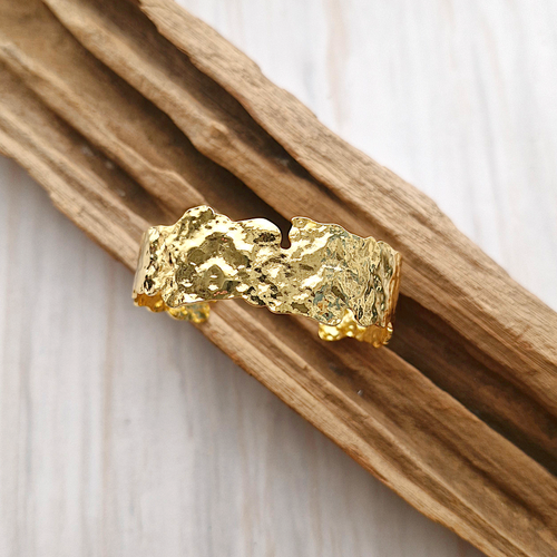 Narrow Rough Hammered Cuff Gold