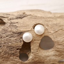 White Pearls with Cutout Petal Stud Earrings Gold