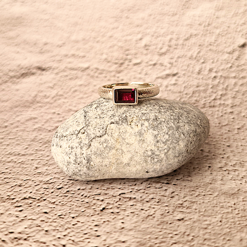 Rhodolite Garnet Hammered Minette Ring Silver