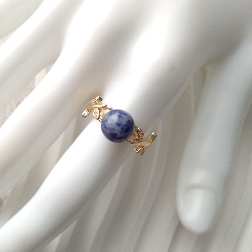 Small Leaves Ring