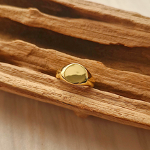Small Round Signet Ring Gold