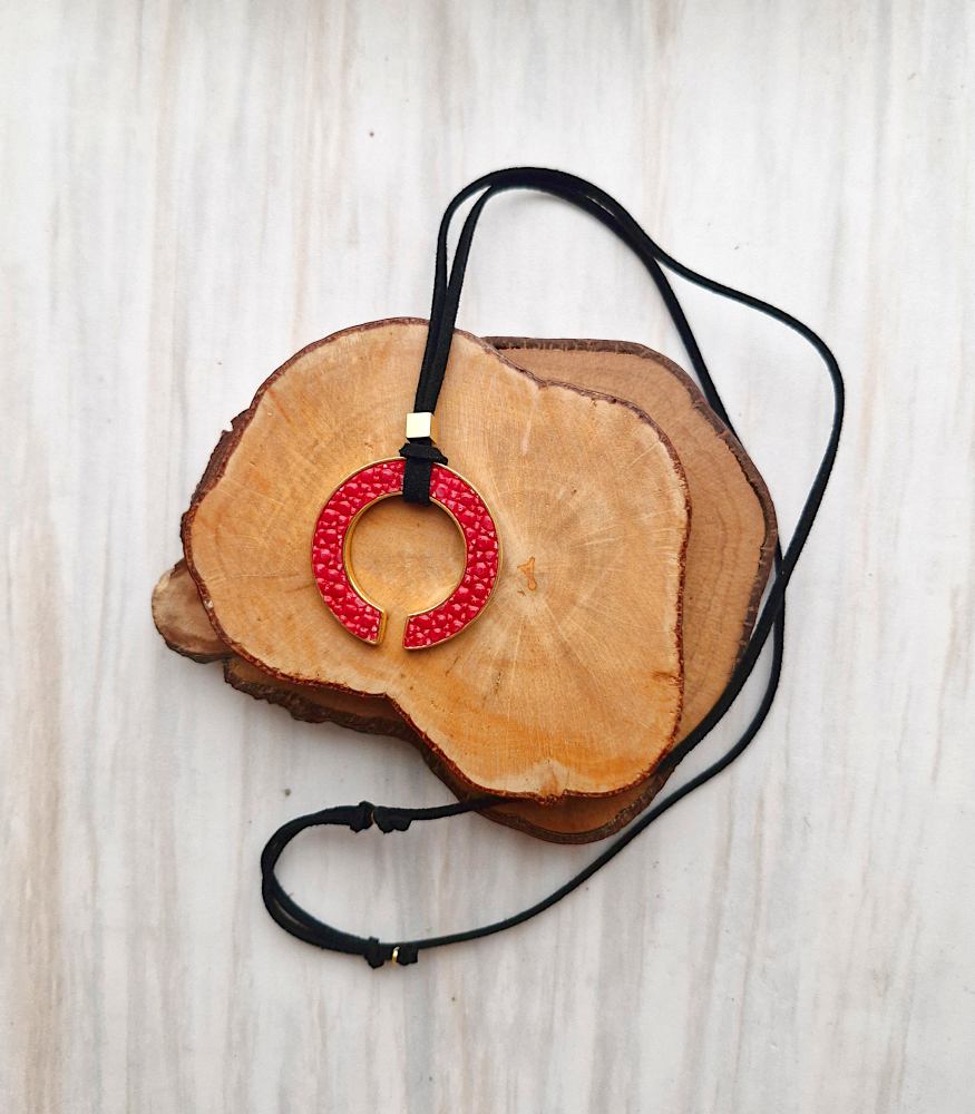 Stingray Arc Reversible Pendant