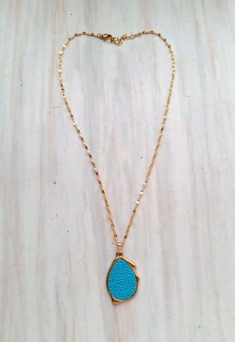 Stingray Teardrop Gold Pendant Necklace