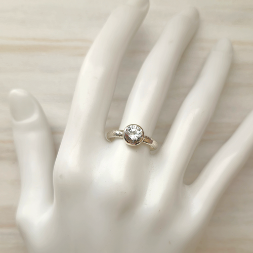 White Topaz Silver Hammered Maxi Ring