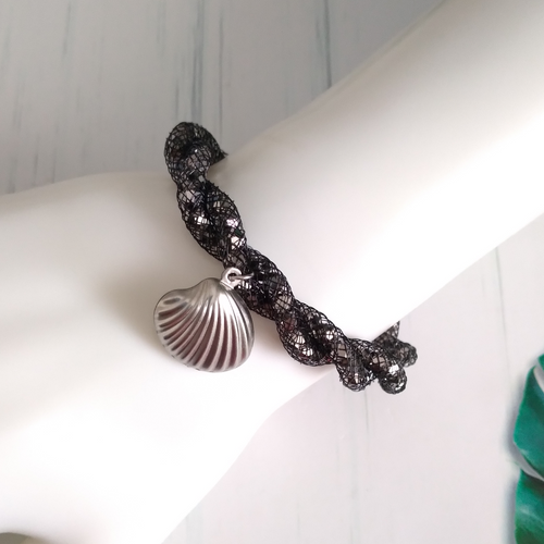 Black Crystal Mesh Clamshell Bracelet