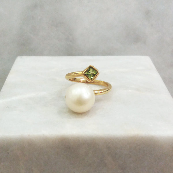 South Sea Pearl with Peridot Square Ring