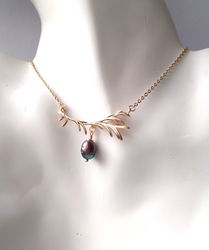 Feather with a Black Pearl Collarbone Necklace