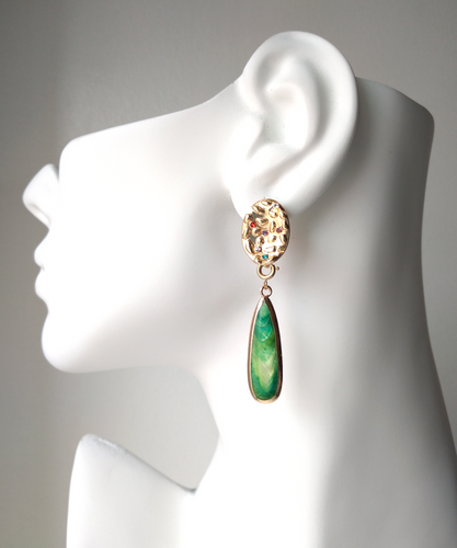 Pebbleswash Brass Stud with Green Shell Detachable Dangles