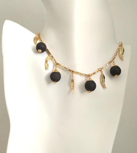 Umbra Collarbone Necklace