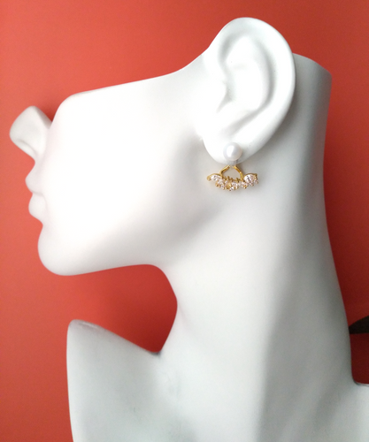 Vinka Stud Earrings